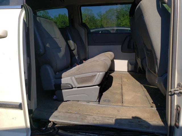 Photo 6 from auction – 2010 CHRYSLER TOWN & COU with VIN 2A4RR5D16AR103342