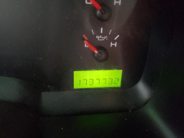 Photo 8 from auction – 2005 FORD F150 with VIN 1FTRX14W35FB00623