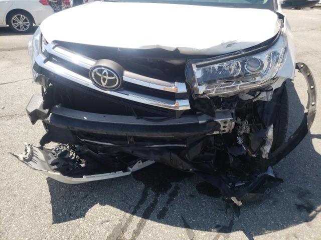 Photo 9 from auction – 2017 TOYOTA HIGHLANDER with VIN 5TDDZRFH5HS424291