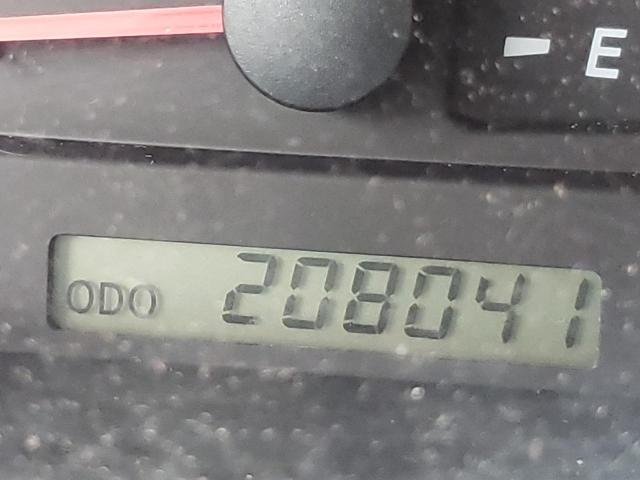 Photo 8 from auction – 2004 TOYOTA CAMRY LE with VIN 4T1BF32KX4U064337