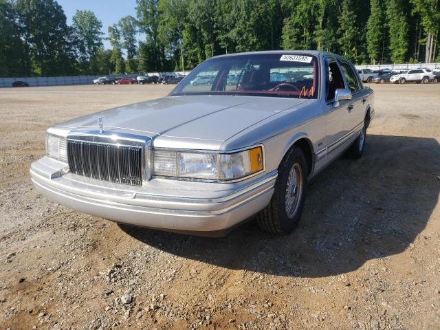 Photo 2 from auction – 1992 LINCOLN TOWN CAR E with VIN 1LNLM81W1NY719393