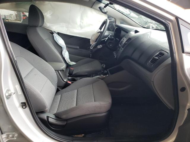 Photo 5 from auction – 2017 KIA FORTE LX with VIN 3KPFK4A7XHE142320