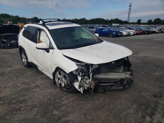 TOYOTA RAV4 XLE 2019 with VIN JTMP1RFV5KD008562 - Photo from auction