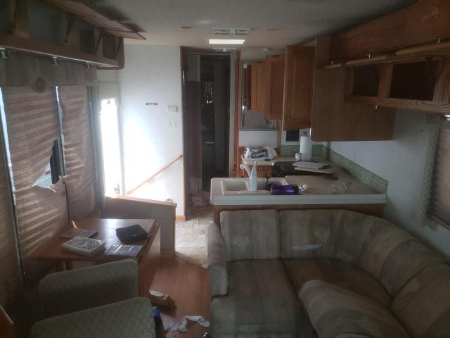 Photo 6 from auction – 2003 GOLF MOTORHOME with VIN 1FCNF53S330A05065