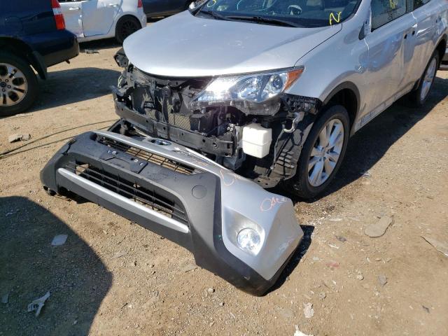 Photo 9 from auction – 2015 TOYOTA RAV4 LIMIT with VIN JTMDFREV9FJ013552