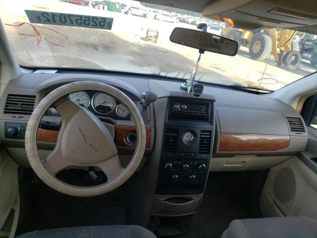 Photo 9 from auction – 2008 CHRYSLER TOWN & COU with VIN 2A8HR44H58R621244