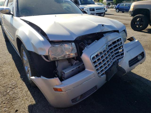Photo 9 from auction – 2010 CHRYSLER 300 TOURIN with VIN 2C3CA5CV7AH241781
