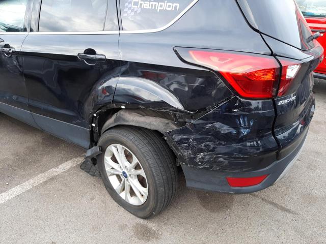 Photo 9 from auction – 2019 FORD ESCAPE SE with VIN 1FMCU9GD8KUA09082