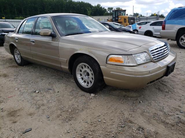 FORD CROWN VICT 2000 with VIN 2FAFP74W2YX216528 - Photo from auction