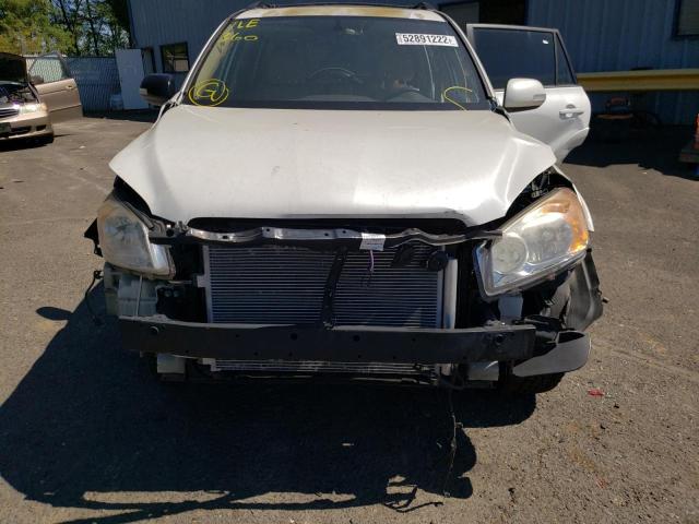 Photo 9 from auction – 2011 TOYOTA RAV4 with VIN 2T3DF4DV5BW144008