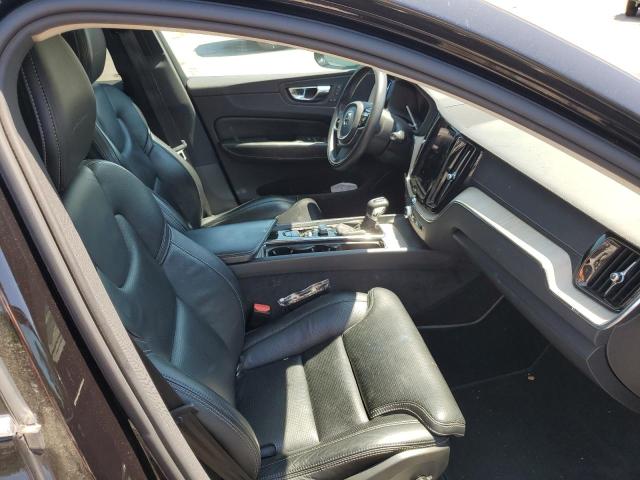 Photo 5 from auction – 2018 VOLVO XC60 T5 IN with VIN YV4102RL2J1013631