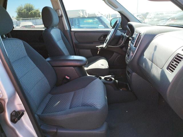 Photo 5 from auction – 2004 FORD ESCAPE XLT with VIN 1FMYU93134KA95529
