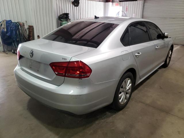 Photo 4 from auction – 2015 VOLKSWAGEN PASSAT S with VIN 1VWAT7A3XFC002033