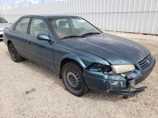 TOYOTA CAMRY CE 1998 with VIN 4T1BF22K7WU928659 - Photo from auction
