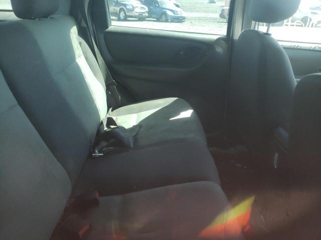 Photo 6 from auction – 2004 FORD ESCAPE LIM with VIN 1FMYU92124KA57226