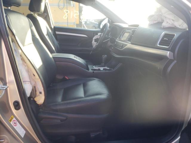 Photo 5 from auction – 2015 TOYOTA HIGHLANDER with VIN 5TDZARFHXFS014404