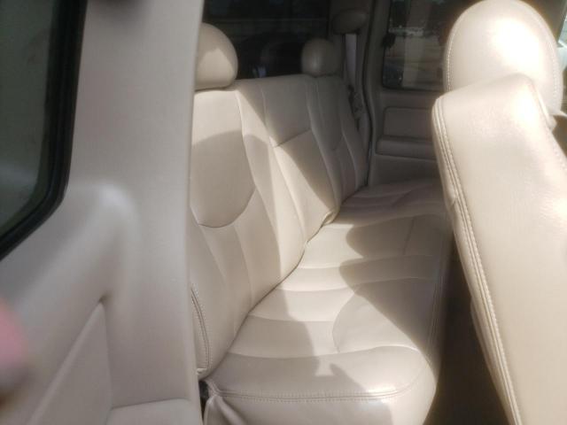 Photo 6 from auction – 2004 CHEVROLET SILVERADO with VIN 2GCEC19T041180672