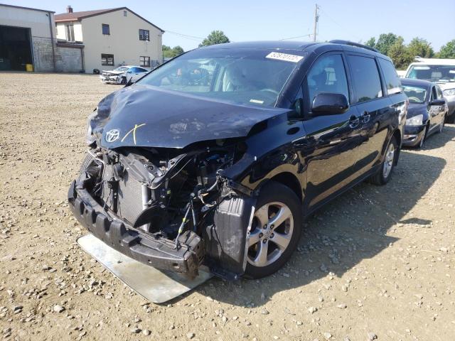 Photo 2 from auction – 2017 TOYOTA SIENNA LE with VIN 5TDKZ3DC7HS886816