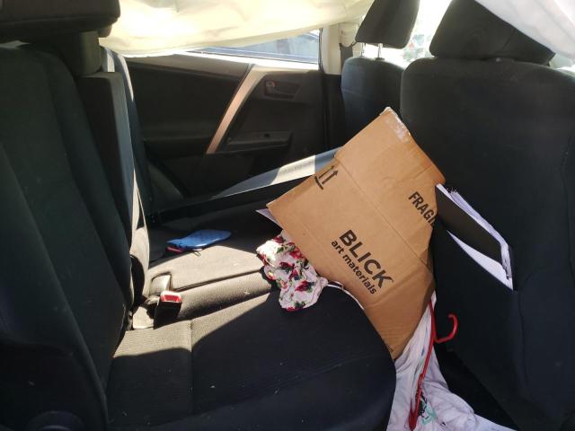 Photo 6 from auction – 2015 TOYOTA RAV4 LE with VIN JTMBFREVXFD144902