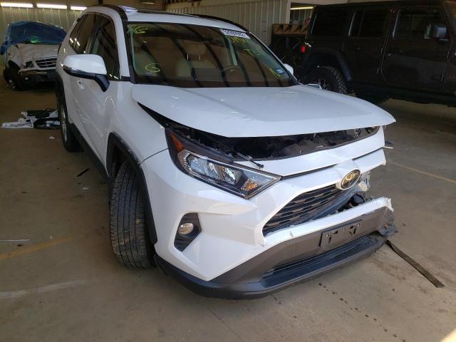 TOYOTA RAV4 XLE 2019 with VIN 2T3W1RFV6KC019165 - Photo from auction