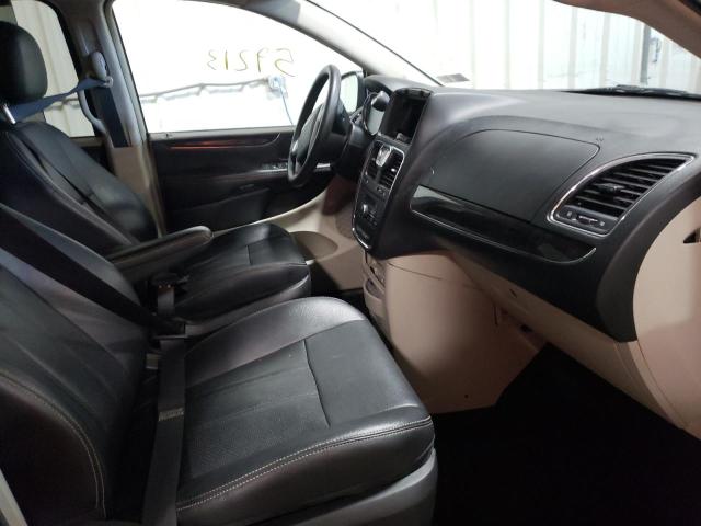 Photo 5 from auction – 2016 CHRYSLER TOWN & COU with VIN 2C4RC1CGXGR221358