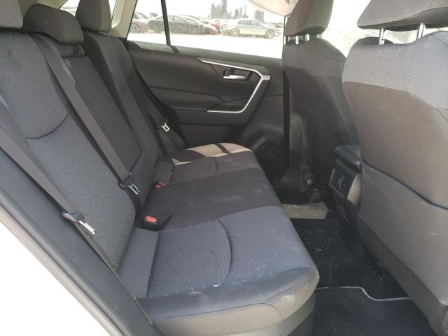Photo 6 from auction – 2020 TOYOTA RAV4 XLE with VIN JTMRWRFVXLD546878