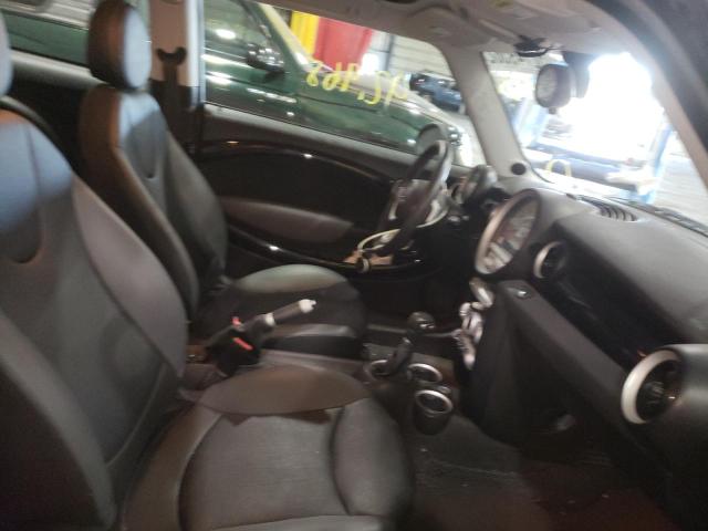 Photo 5 from auction – 2008 MINI COOPER with VIN WMWMF33508TT68131