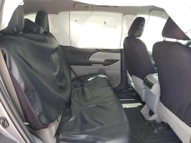 Photo 6 from auction – 2018 TOYOTA HIGHLANDER with VIN 5TDZARFH1JS035652