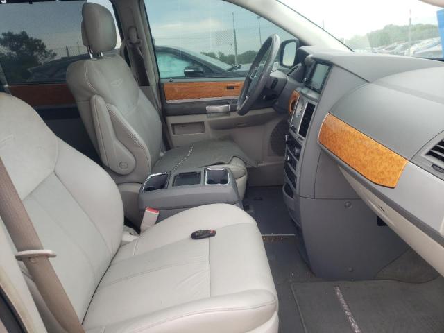 Photo 5 from auction – 2010 CHRYSLER TOWN & COU with VIN 2A4RR7DXXAR321784