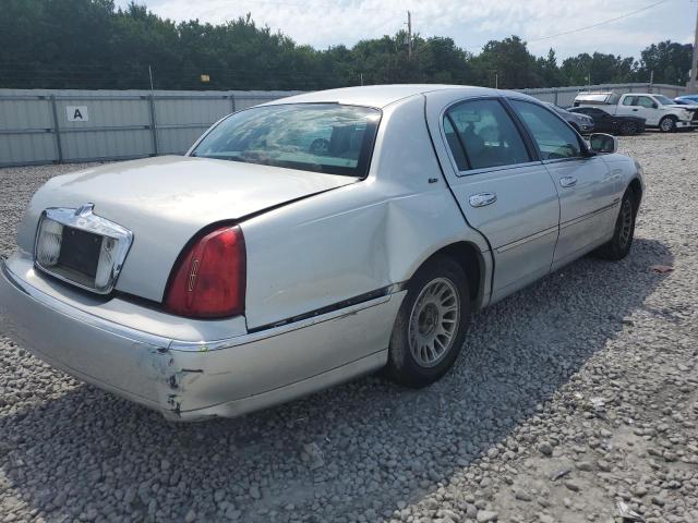 Photo 4 from auction – 2002 LINCOLN TOWN CAR C with VIN 1LNHM83W22Y653998