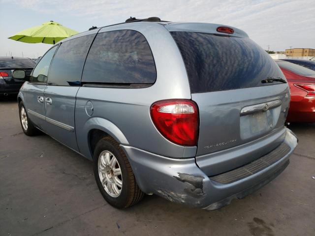 Photo 3 from auction – 2005 CHRYSLER TOWN & COU with VIN 2C4GP54L95R217278