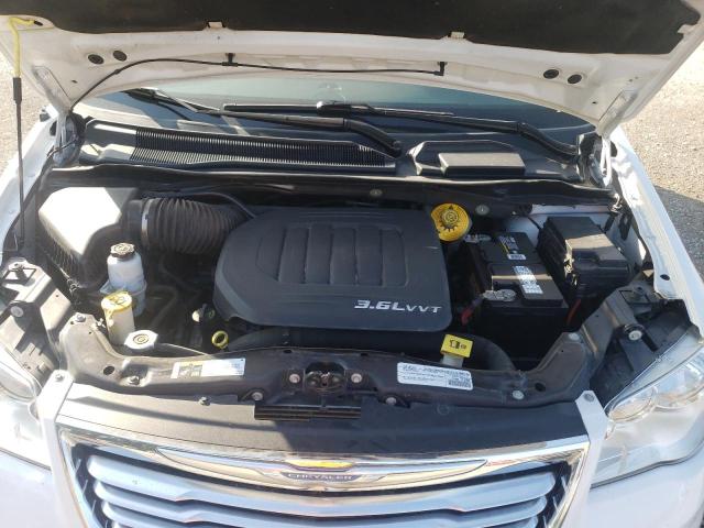 Photo 7 from auction – 2015 CHRYSLER TOWN & COU with VIN 2C4RC1CG4FR572958