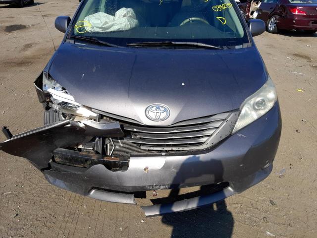Photo 7 from auction – 2011 TOYOTA SIENNA XLE with VIN 5TDYK3DC2BS038235