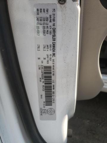 Photo 10 from auction – 2015 CHRYSLER TOWN & COU with VIN 2C4RC1CG6FR693202