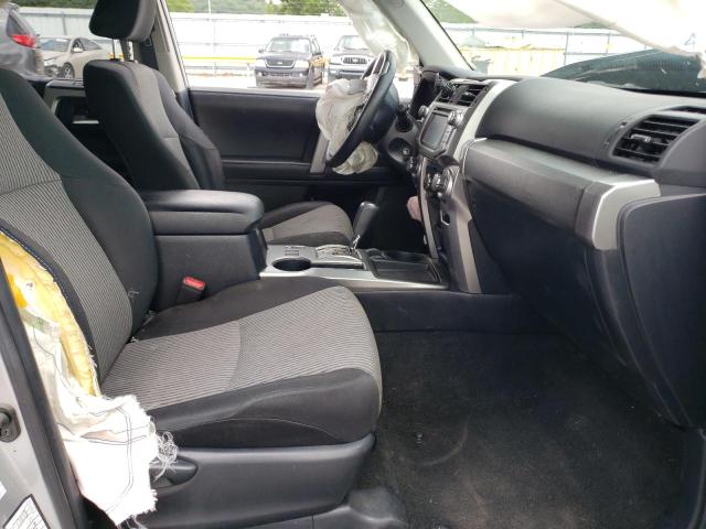 Photo 5 from auction – 2018 TOYOTA 4RUNNER SR with VIN JTEZU5JR3J5175011