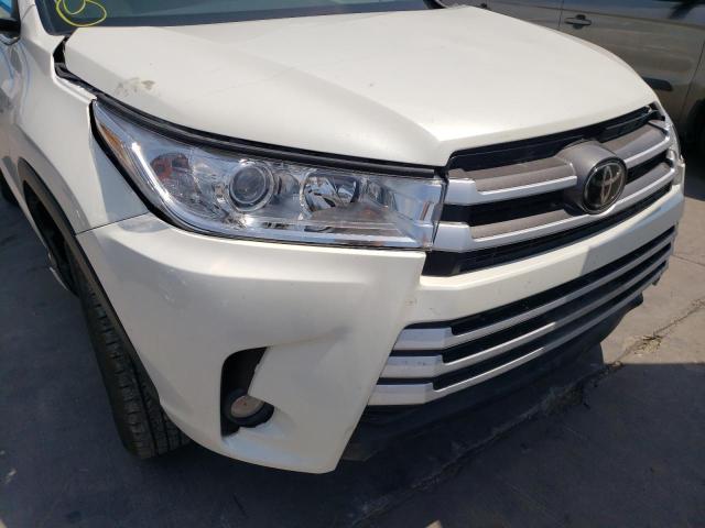 Photo 9 from auction – 2018 TOYOTA HIGHLANDER with VIN 5TDKZRFH0JS547221