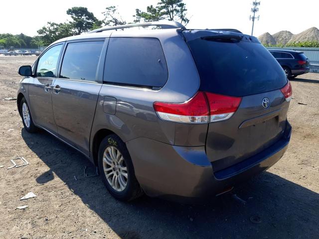 Photo 3 from auction – 2011 TOYOTA SIENNA XLE with VIN 5TDYK3DC2BS038235