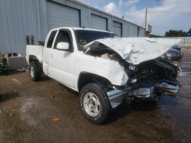 CHEVROLET SILVERADO 2004 with VIN 2GCEC19T041180672 - Photo from auction