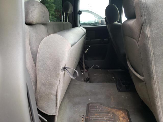 Photo 6 from auction – 2004 CHEVROLET SILVERADO with VIN 1GCEK19TX4E238465