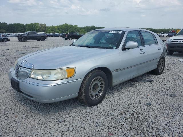 Photo 2 from auction – 2002 LINCOLN TOWN CAR C with VIN 1LNHM83W22Y653998