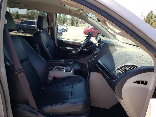 Photo 5 from auction – 2015 CHRYSLER TOWN & COU with VIN 2C4RC1BG5FR706958