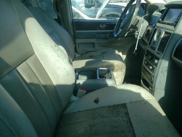 Photo 5 from auction – 2010 CHRYSLER TOWN & COU with VIN 2A4RR5D10AR199954