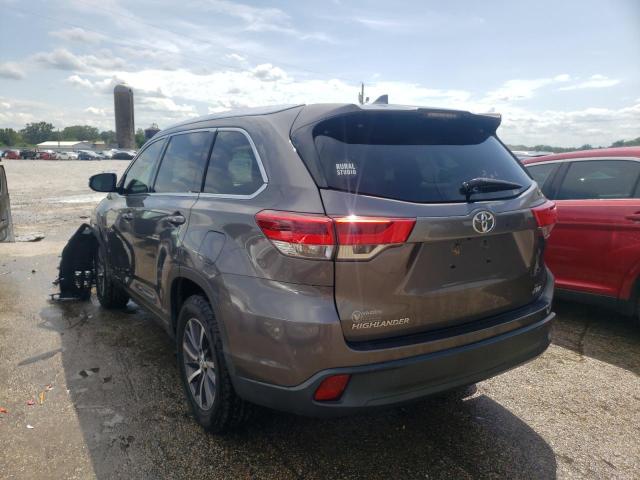 Photo 3 from auction – 2017 TOYOTA HIGHLANDER with VIN 5TDKZRFH1HS211443