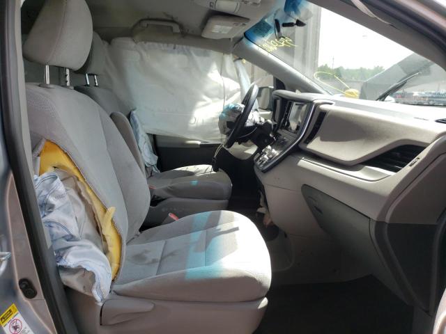 Photo 5 from auction – 2017 TOYOTA SIENNA with VIN 5TDZZ3DC6HS812026