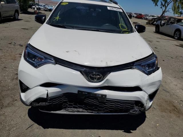 Photo 9 from auction – 2018 TOYOTA RAV4 SE with VIN JTMJFREV0JJ237174