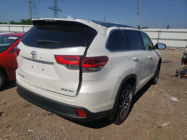 Photo 4 from auction – 2017 TOYOTA HIGHLANDER with VIN 5TDJZRFH7HS409486
