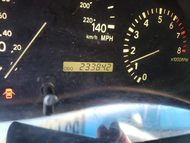 Photo 8 from auction – 2002 LEXUS RX 300 with VIN JTJHF10U420253686