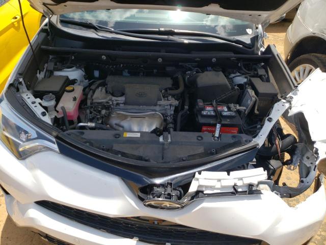Photo 7 from auction – 2017 TOYOTA RAV4 SE with VIN 2T3NFREV0HW354721