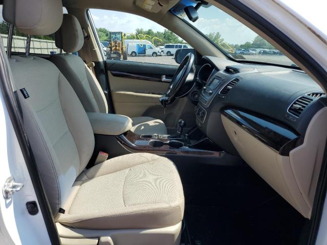 Photo 5 from auction – 2014 KIA SORENTO LX with VIN 5XYKTCA67EG549958