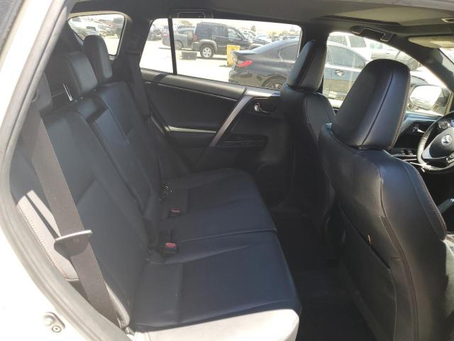 Photo 6 from auction – 2018 TOYOTA RAV4 SE with VIN JTMJFREV0JJ237174